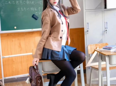 桜桃喵COS图集大赏：从萌妹到御姐的多风格作品解析